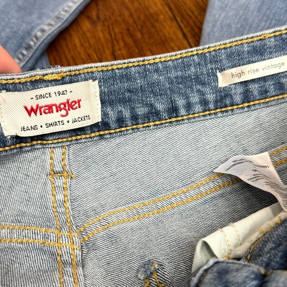 Wrangler High Rise Vintage Taper Jeans Medium Wash Size 10 Western Style - Picture 4 of 12